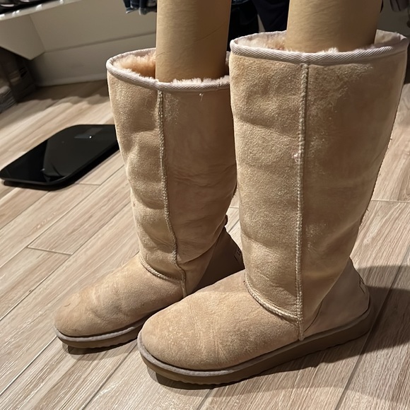 Warm Ugg TALL winter boots - Picture 2 of 7